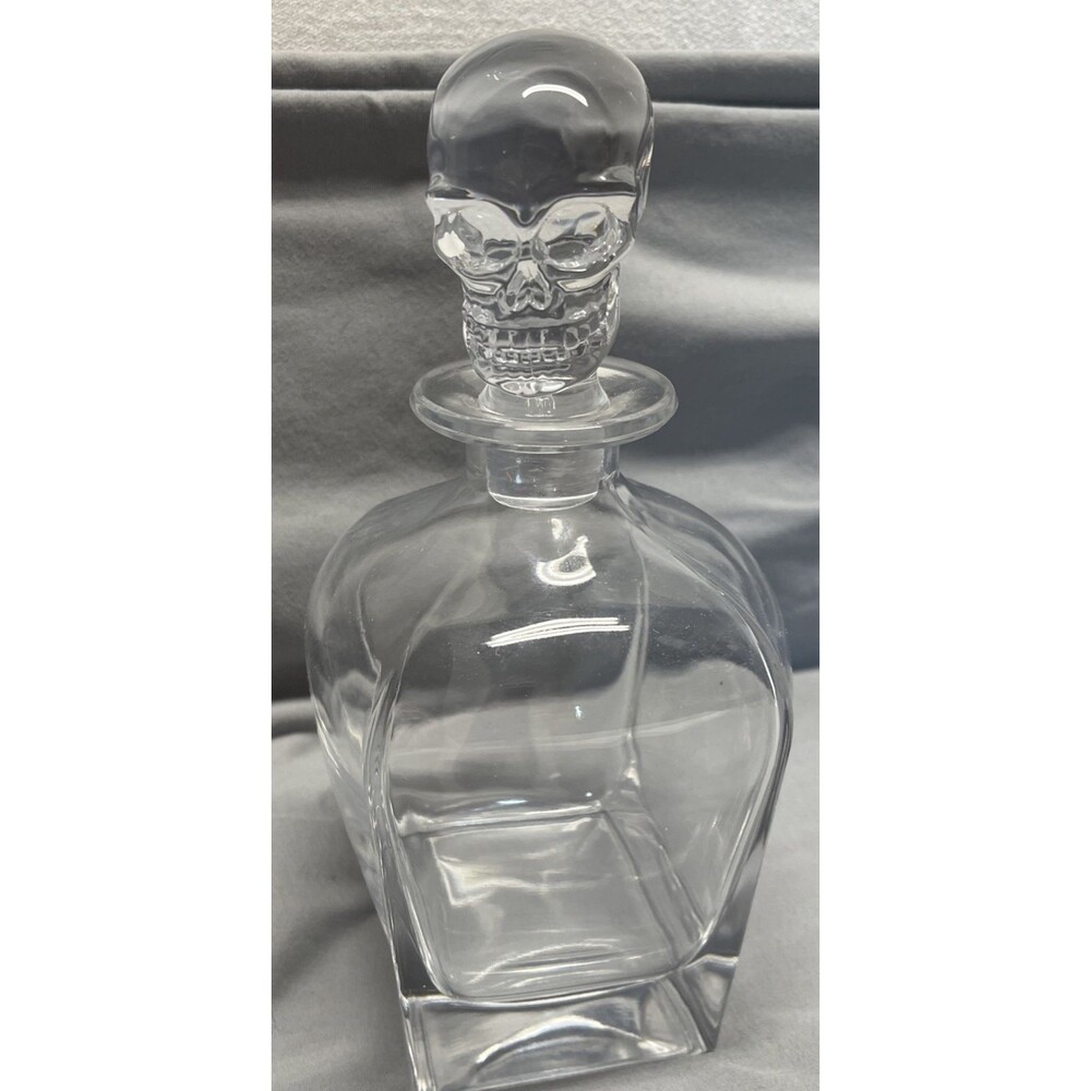 Skull Whiskey Decanter 24 oz Glass Barware w/ Stopper Heavy Halloween Gift Decor